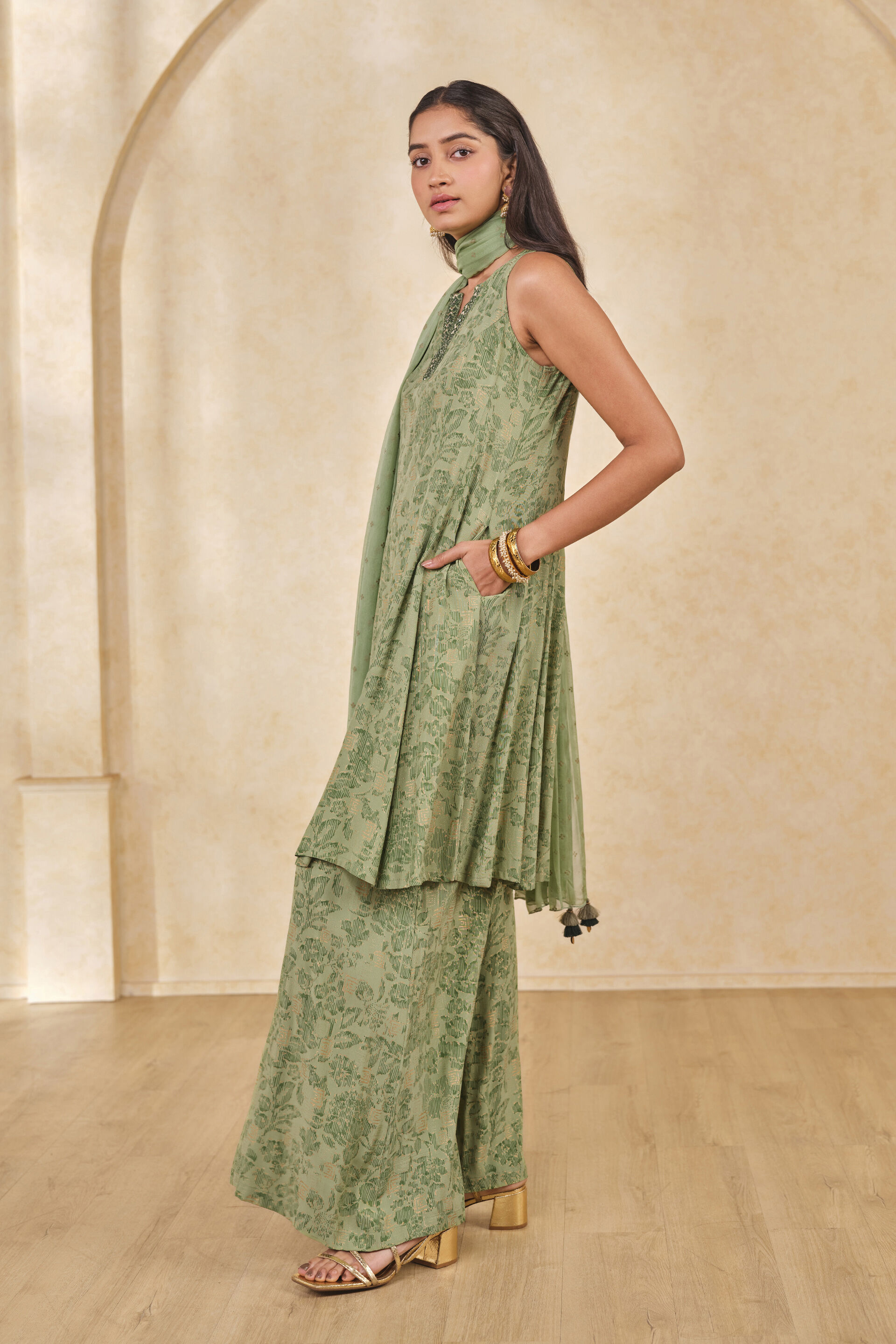 The Patakha Guddi Set, Green, image 3